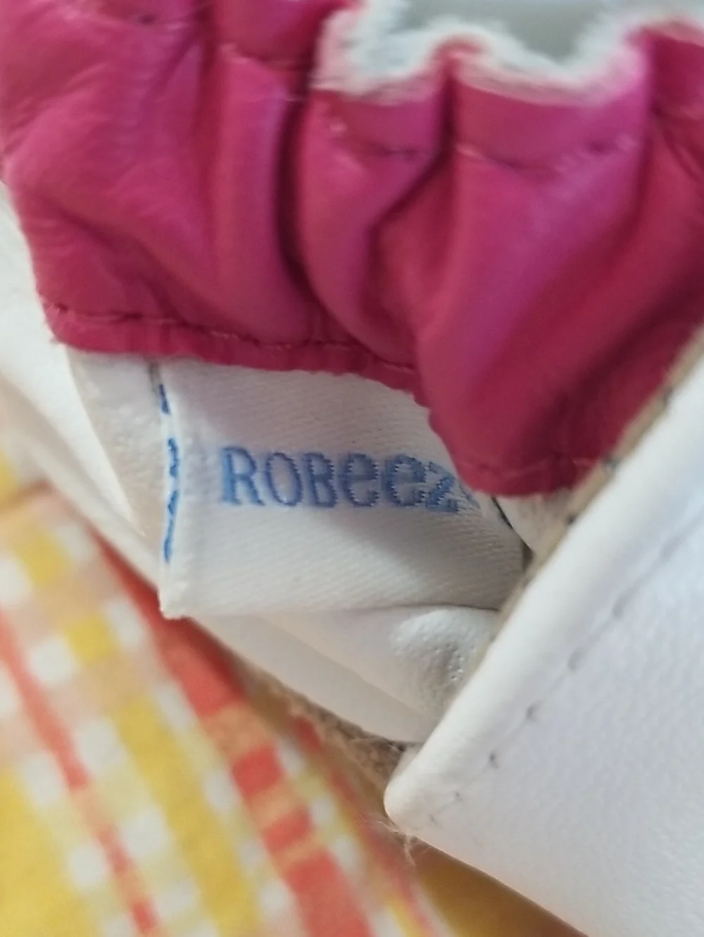 Robeez soft white